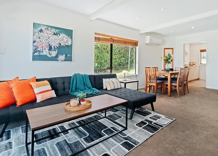 Town Centre Location With Stunning View - Unit 1