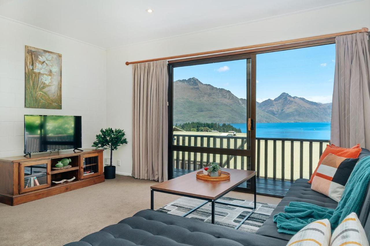 Town Centre Location With Stunning View - Unit 1 *